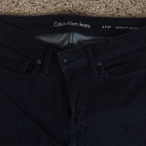 Calvin Klein Jeans Ultimate Skinny, dark wash (size 6)